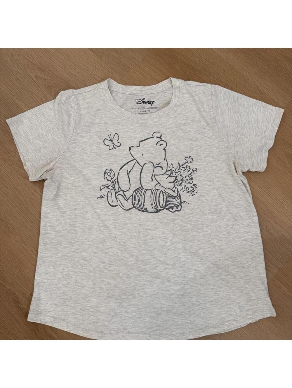 Women’s Disney’s Winnie the Pooh Vintage Pooh and Piglet Graphic Tee Size XL